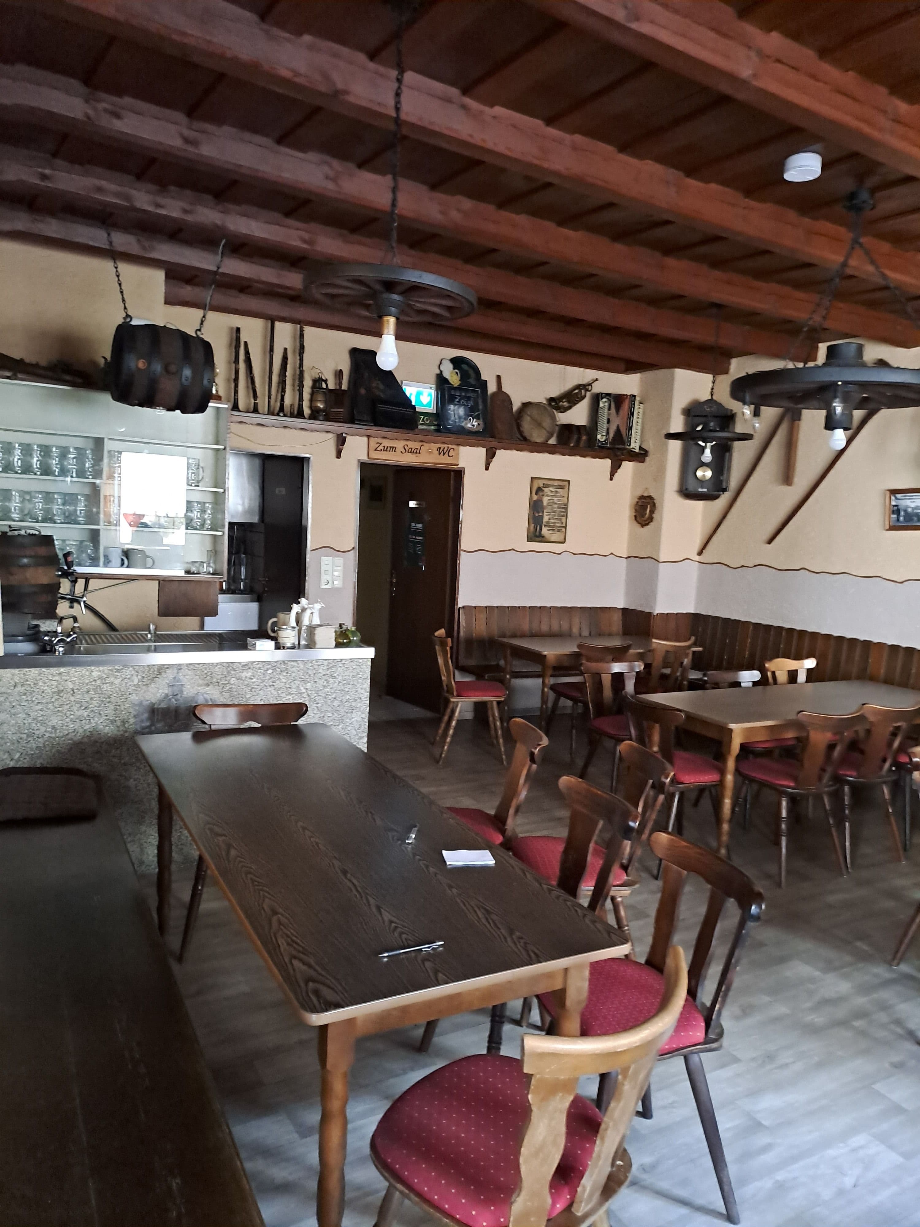 Abb. 9: Blick in eine Falkenberger Zoiglstube, Juni 2024. Foto: Rebecca Koller